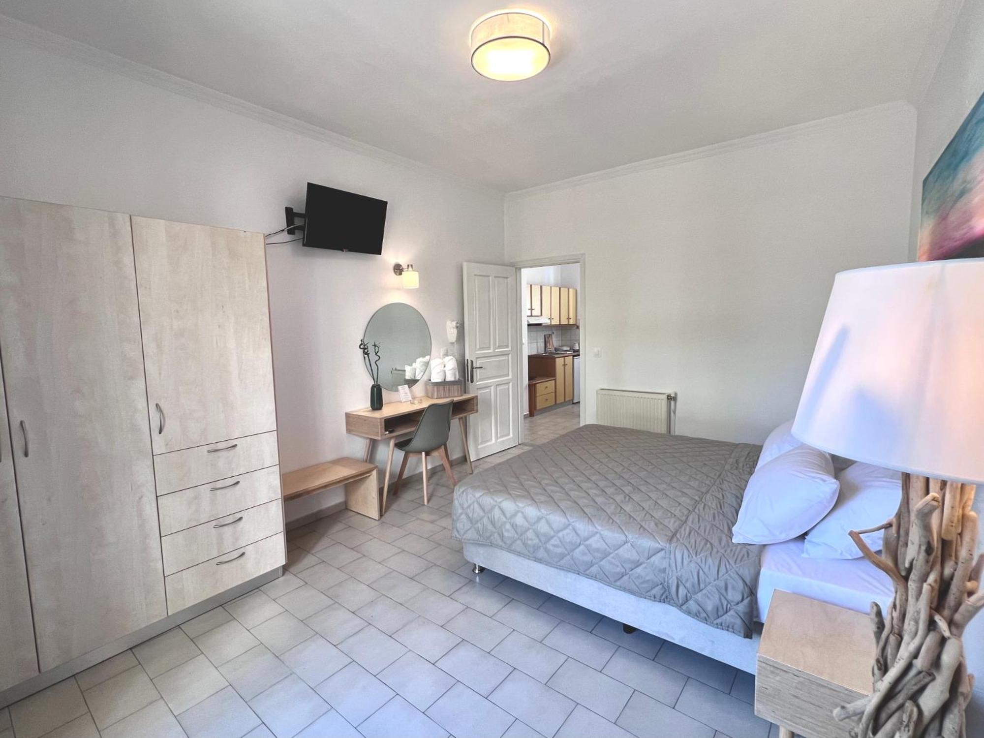 Athanasia Apartments Скиатос Экстерьер фото